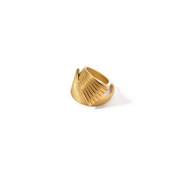 Eternal Elegance Cora Ring in Gold