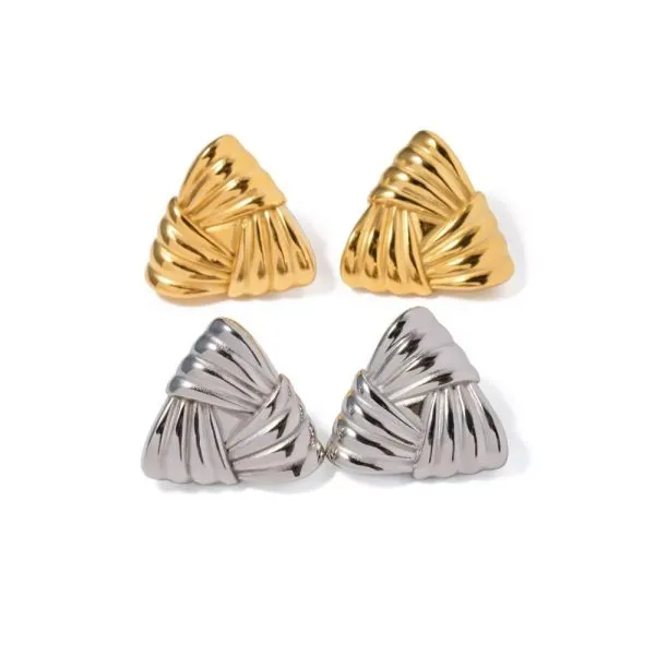 Maya Earrings Ideal with a richly textured outfit Maya Earrings in gold and silver
